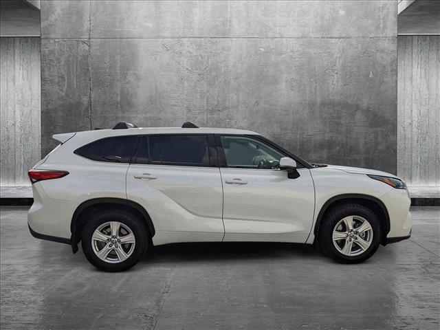 used 2022 Toyota Highlander Hybrid car, priced at $33,395