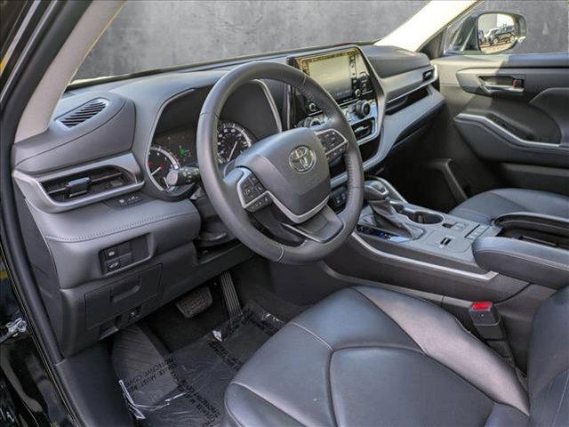 used 2022 Toyota Highlander car, priced at $35,995