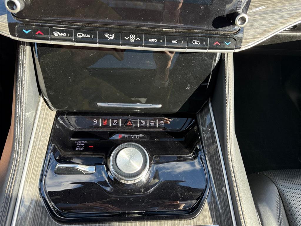 used 2022 Jeep Wagoneer car, priced at $38,995