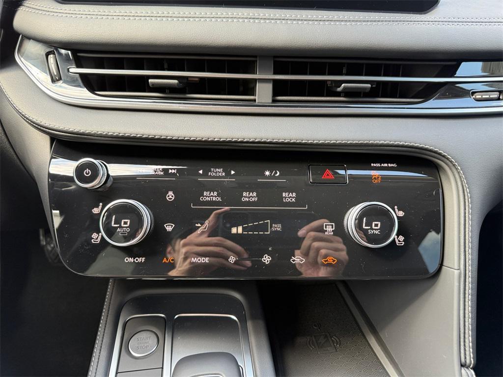 new 2025 INFINITI QX60 car, priced at $45,077