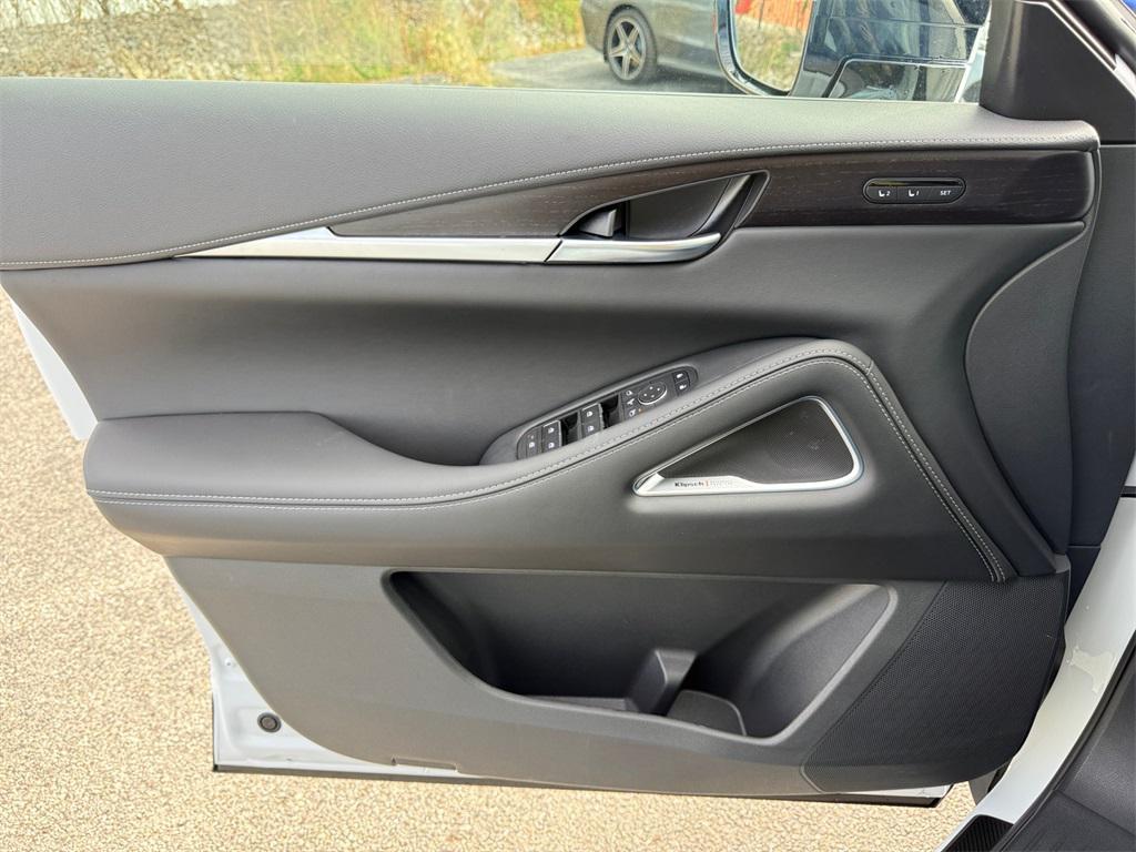 new 2026 INFINITI QX60 car, priced at $68,300