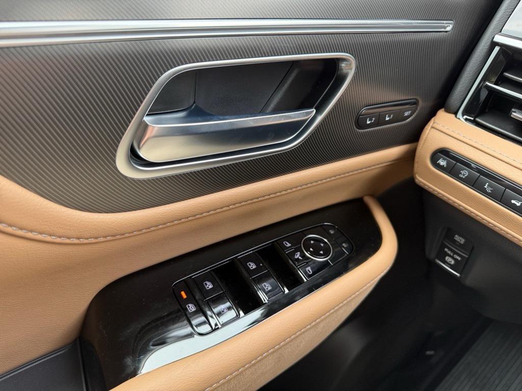 new 2026 INFINITI QX80 car, priced at $93,167