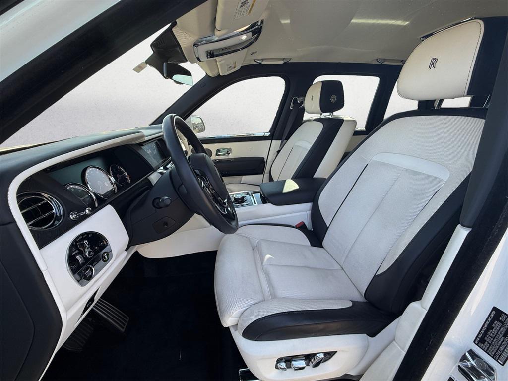 used 2021 Rolls-Royce Cullinan car, priced at $266,178