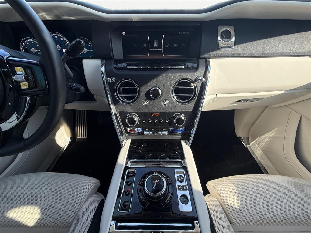 used 2021 Rolls-Royce Cullinan car, priced at $266,178