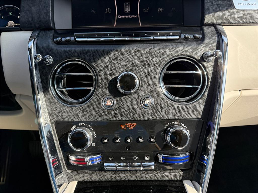 used 2021 Rolls-Royce Cullinan car, priced at $266,178