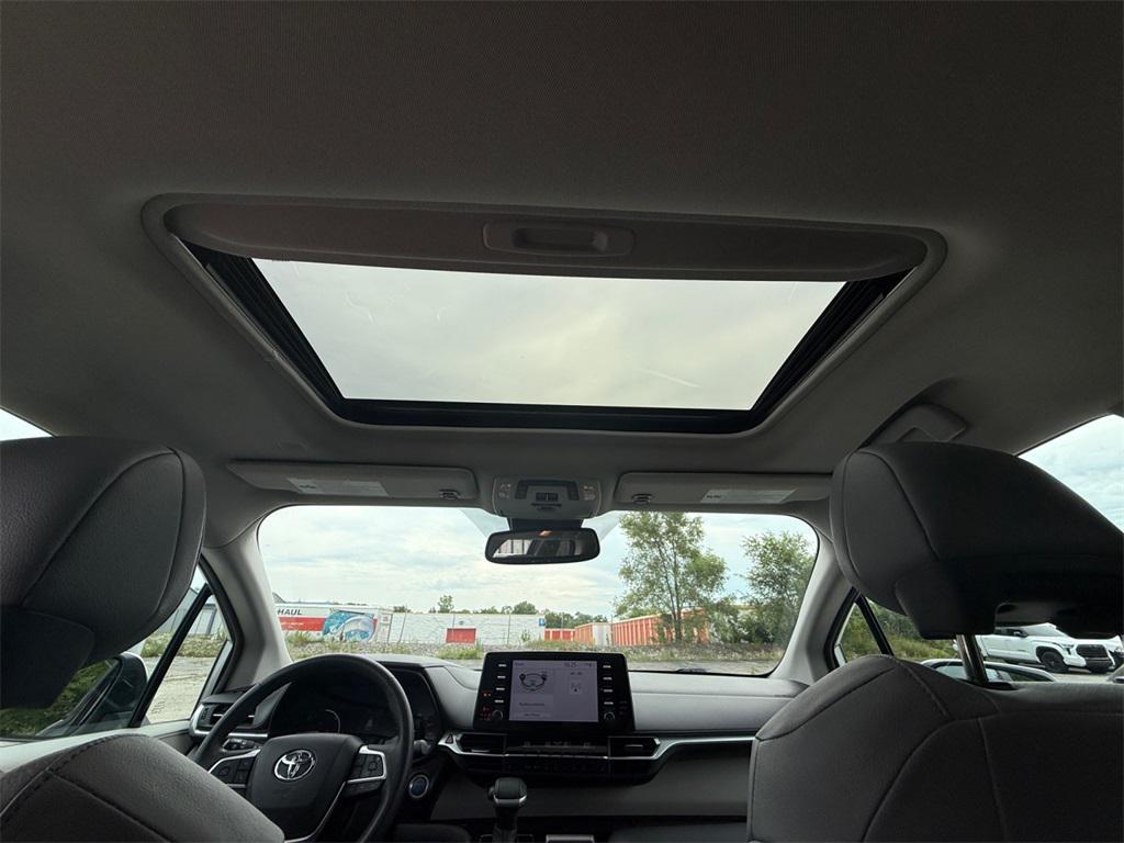 used 2024 Toyota Sienna car, priced at $36,995