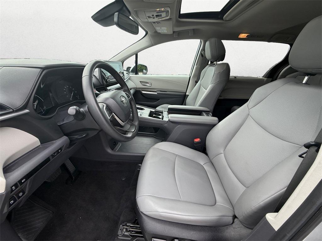 used 2024 Toyota Sienna car, priced at $36,995
