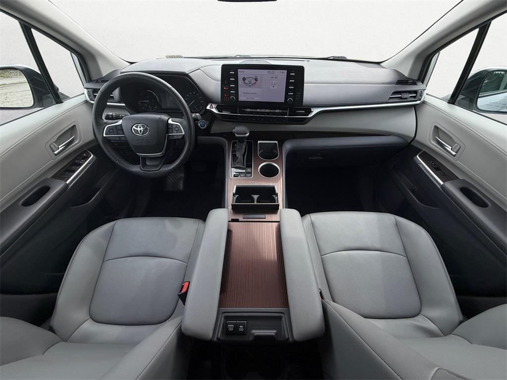 used 2024 Toyota Sienna car, priced at $36,995