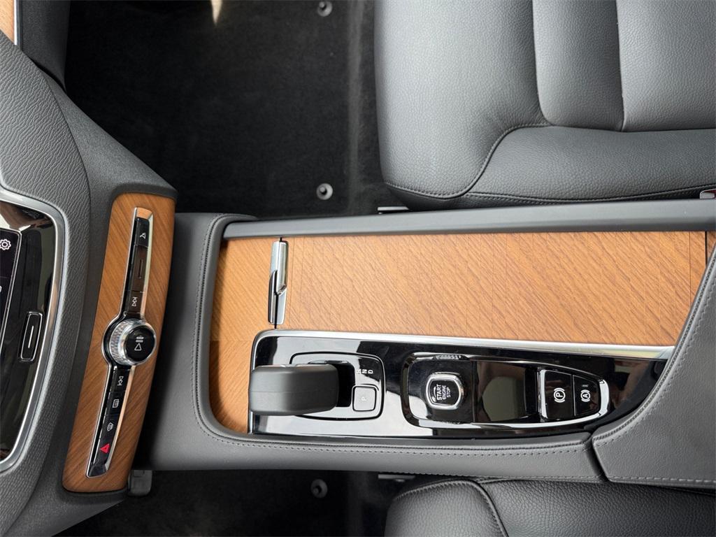 used 2024 Volvo XC90 car, priced at $41,495