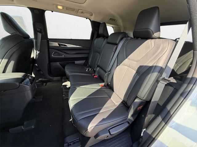 new 2025 INFINITI QX60 car, priced at $52,077