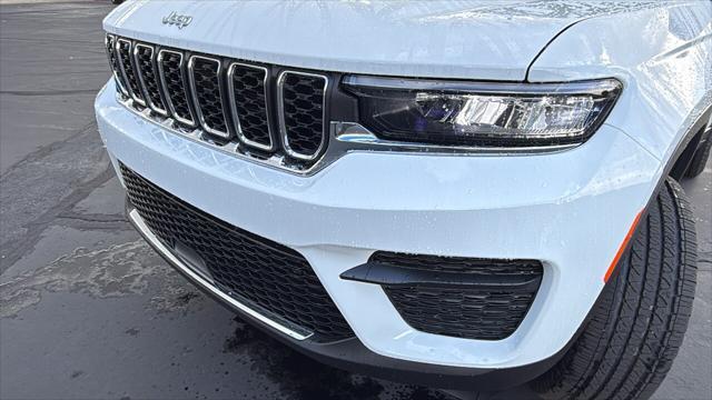 new 2025 Jeep Grand Cherokee car, priced at $43,279