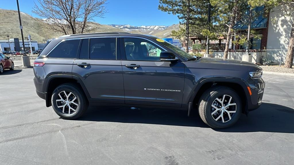 new 2024 Jeep Grand Cherokee car, priced at $54,230