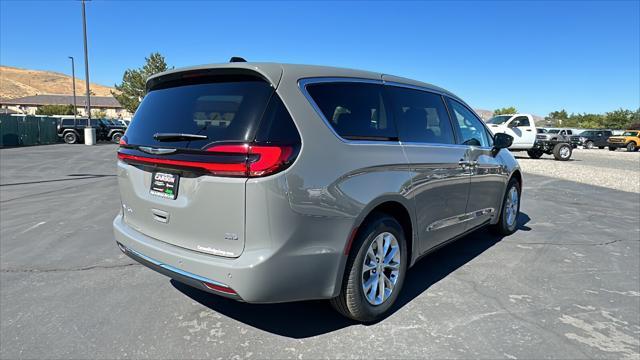 new 2024 Chrysler Pacifica car, priced at $45,524