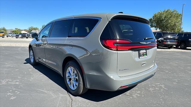 new 2024 Chrysler Pacifica car, priced at $45,524