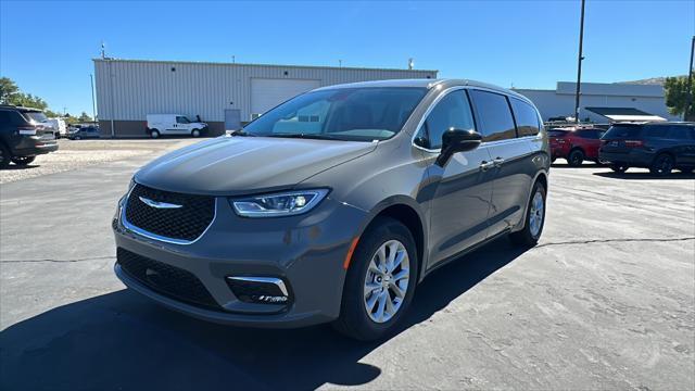 new 2024 Chrysler Pacifica car, priced at $45,524