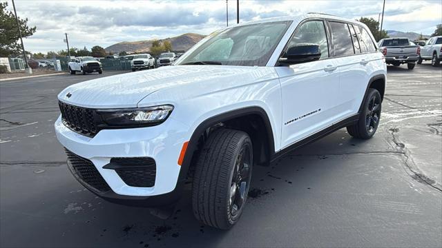 new 2025 Jeep Grand Cherokee car, priced at $47,737