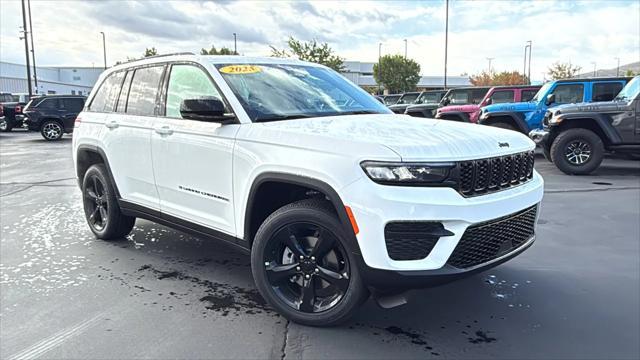 new 2025 Jeep Grand Cherokee car, priced at $47,737