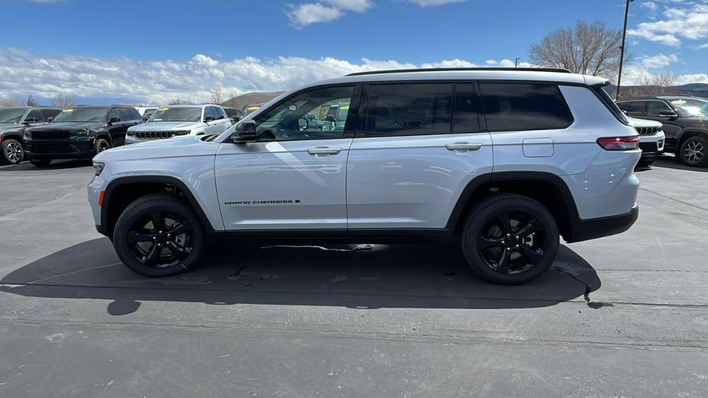 new 2024 Jeep Grand Cherokee L car, priced at $52,920