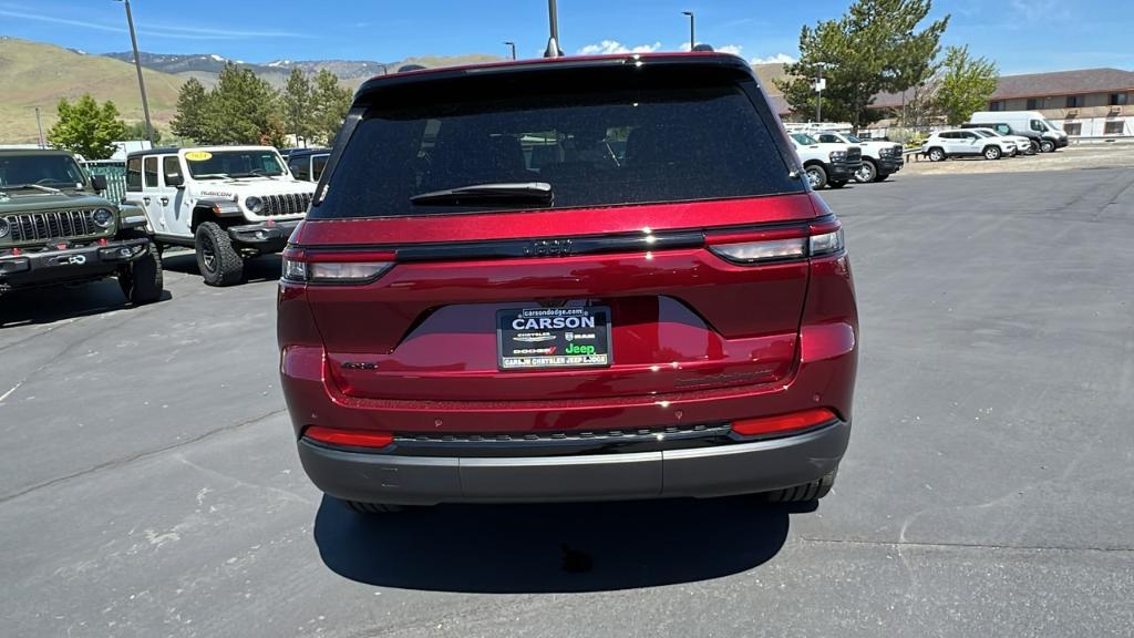 new 2024 Jeep Grand Cherokee car, priced at $47,000