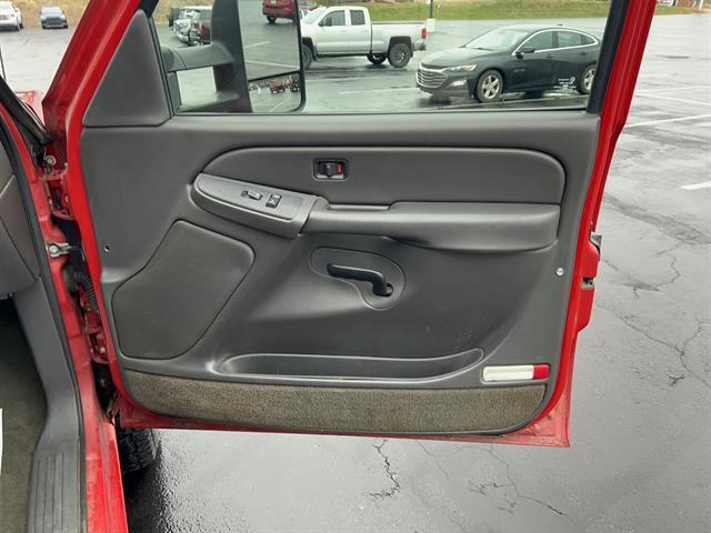 used 2004 Chevrolet Silverado 2500 car, priced at $5,500