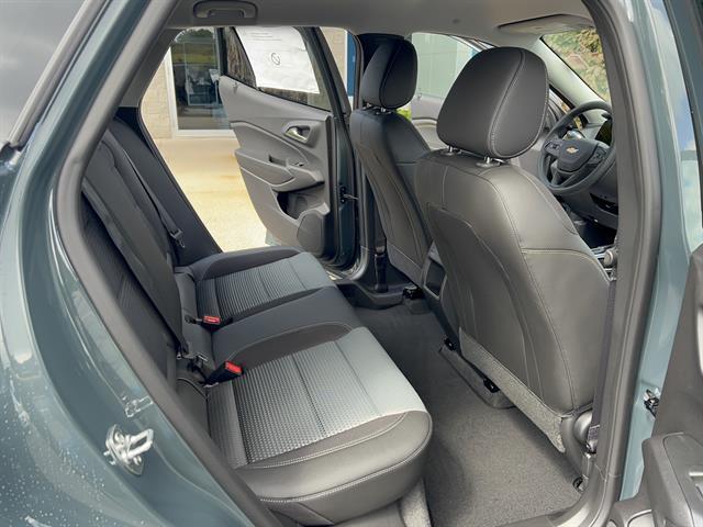new 2025 Chevrolet Trax car