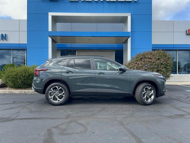 new 2025 Chevrolet Trax car