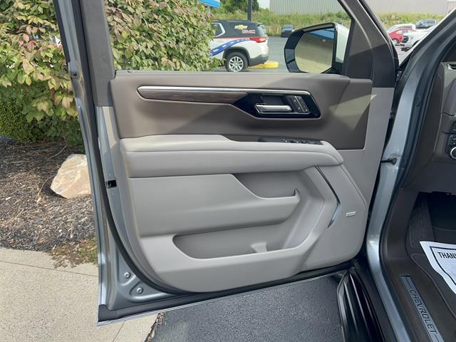 new 2025 Chevrolet Suburban car, priced at $71,593