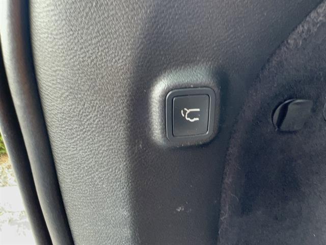 used 2019 Jeep Cherokee car, priced at $12,998