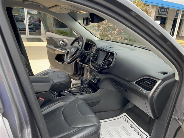 used 2019 Jeep Cherokee car, priced at $12,998