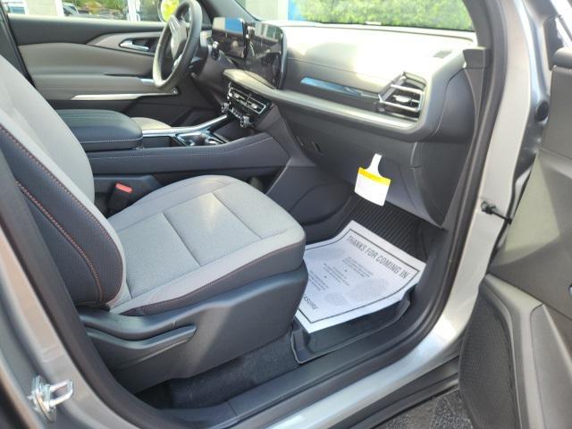 new 2025 Chevrolet Traverse car, priced at $43,045