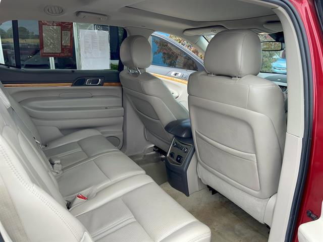 used 2011 Lincoln MKT car, priced at $9,000