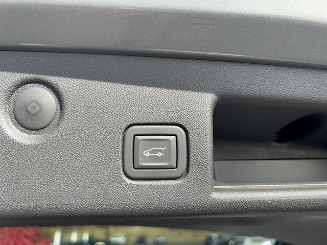 used 2023 Chevrolet Equinox car, priced at $22,998