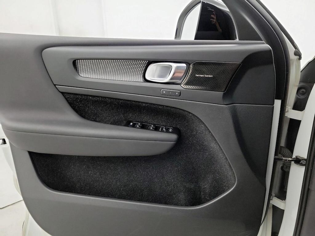 used 2021 Volvo XC40 car, priced at $27,998