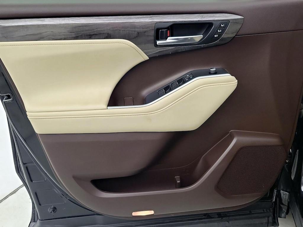 used 2020 Toyota Highlander car, priced at $33,998