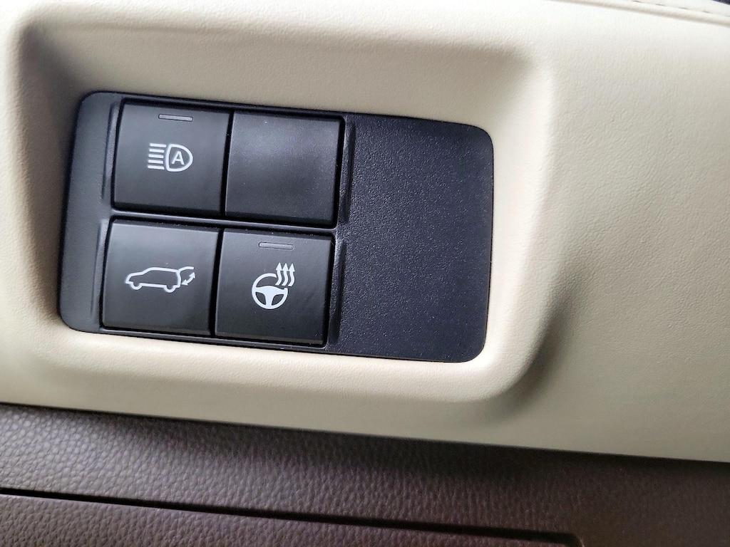 used 2020 Toyota Highlander car, priced at $33,998