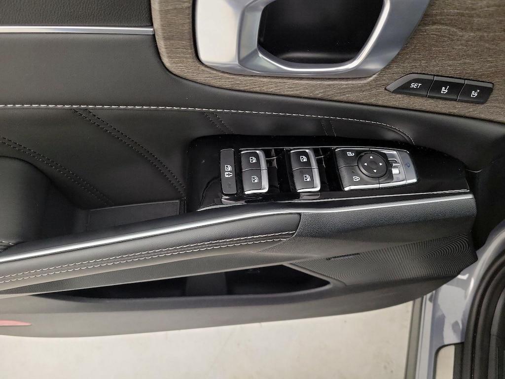 used 2023 Kia Sorento car, priced at $38,998