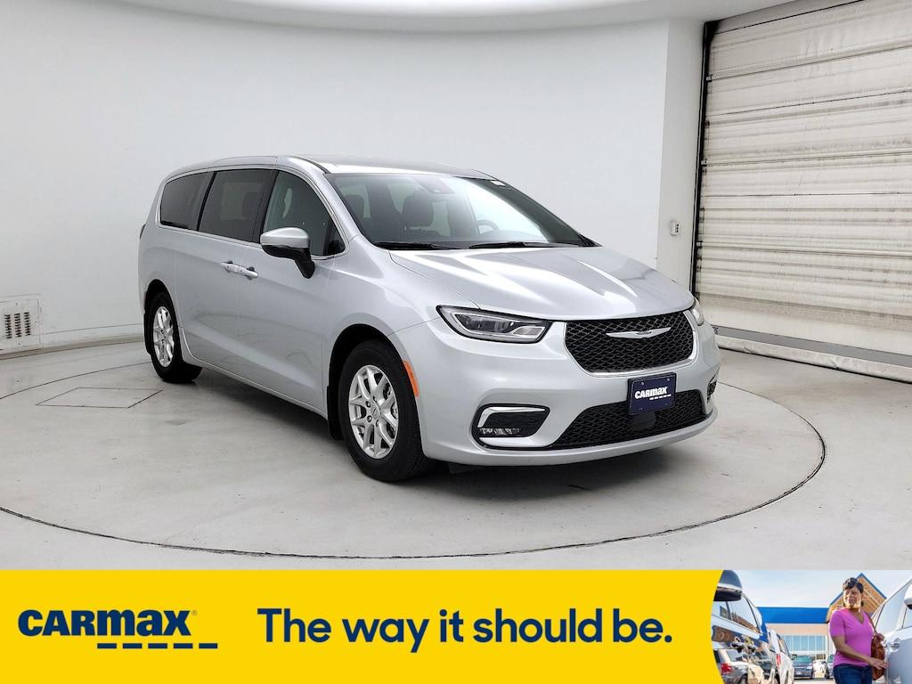 used 2023 Chrysler Pacifica car, priced at $34,998