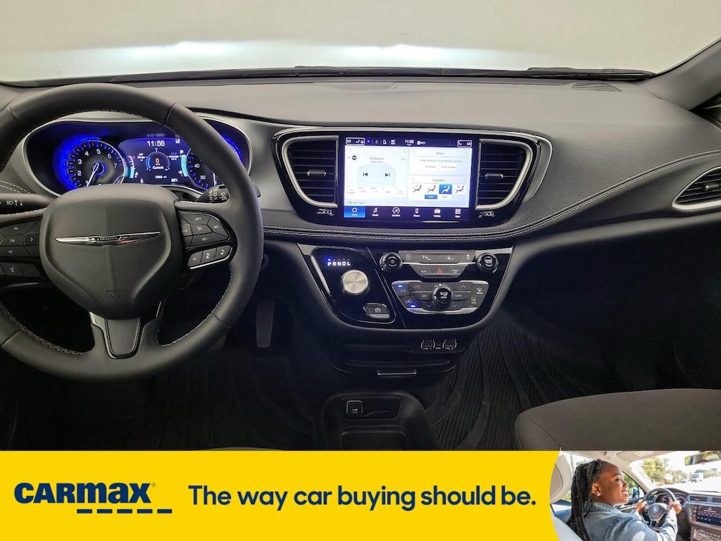 used 2023 Chrysler Pacifica car, priced at $34,998