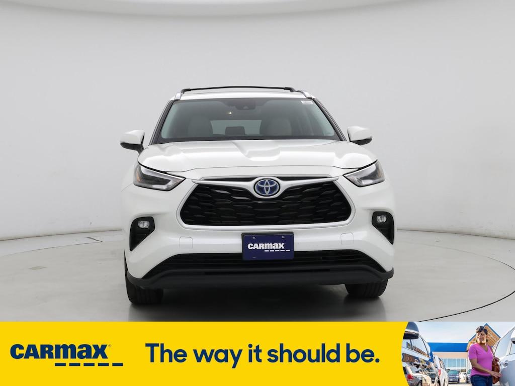 used 2021 Toyota Highlander Hybrid car, priced at $45,998