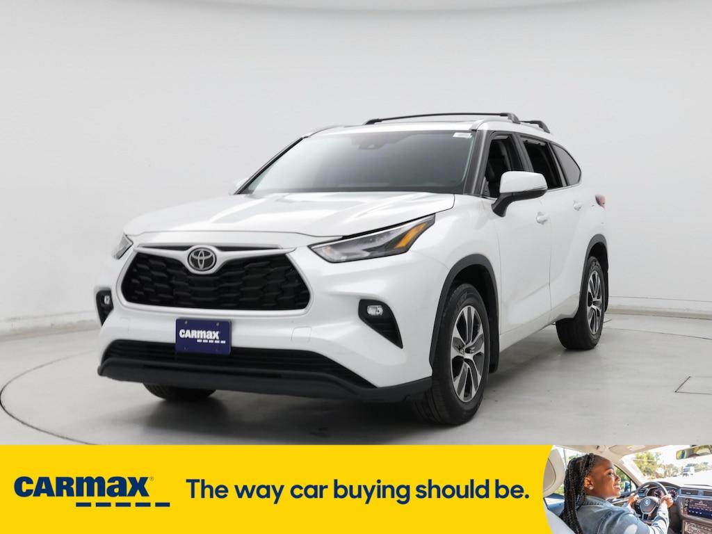 used 2023 Toyota Highlander car, priced at $39,998