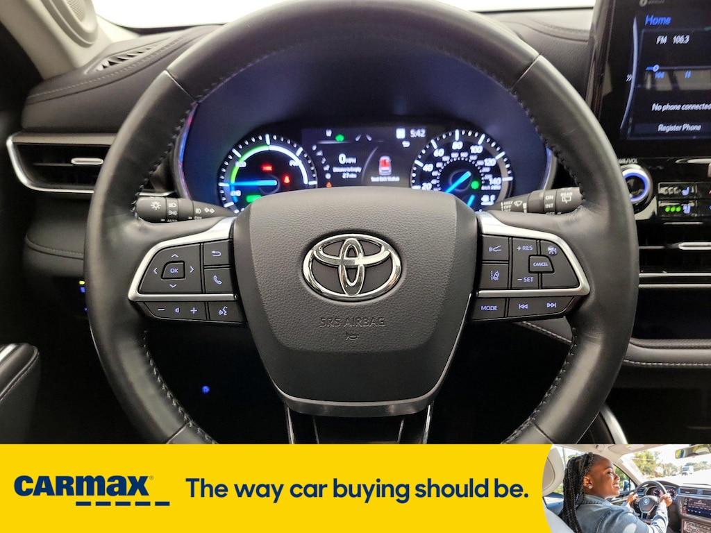 used 2021 Toyota Highlander Hybrid car, priced at $39,998