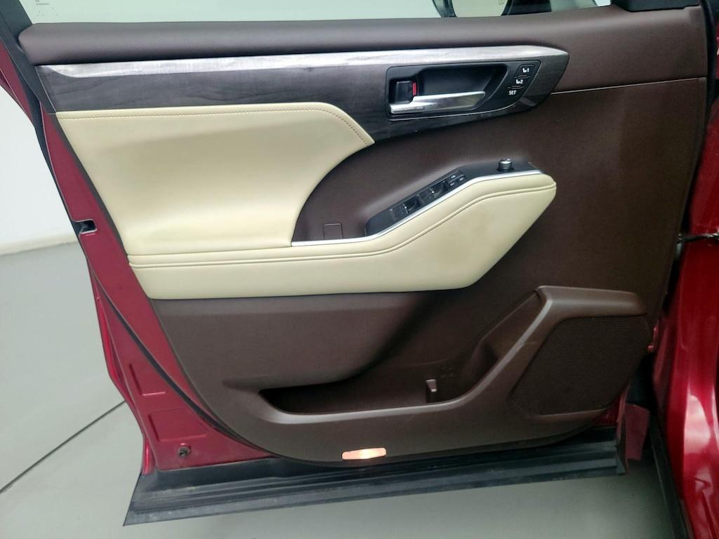 used 2021 Toyota Highlander Hybrid car, priced at $34,998