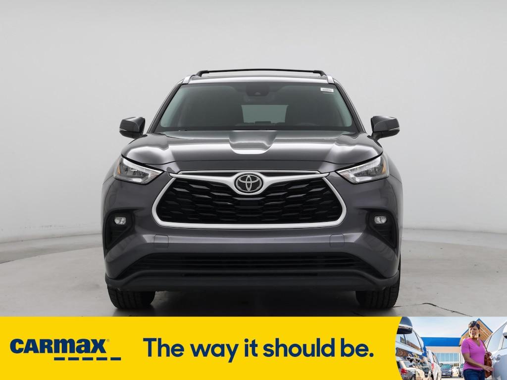 used 2020 Toyota Highlander car, priced at $33,998