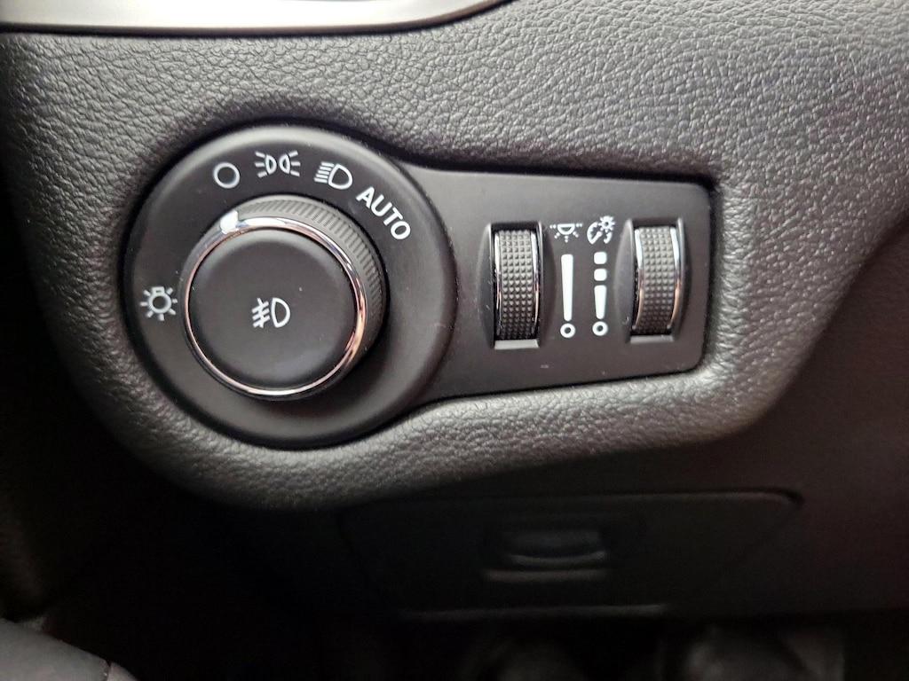 used 2021 Jeep Cherokee car, priced at $24,998