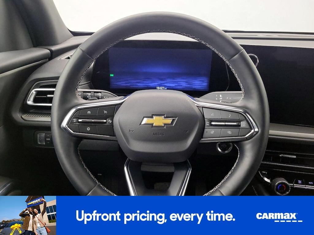 used 2025 Chevrolet Traverse car, priced at $38,998