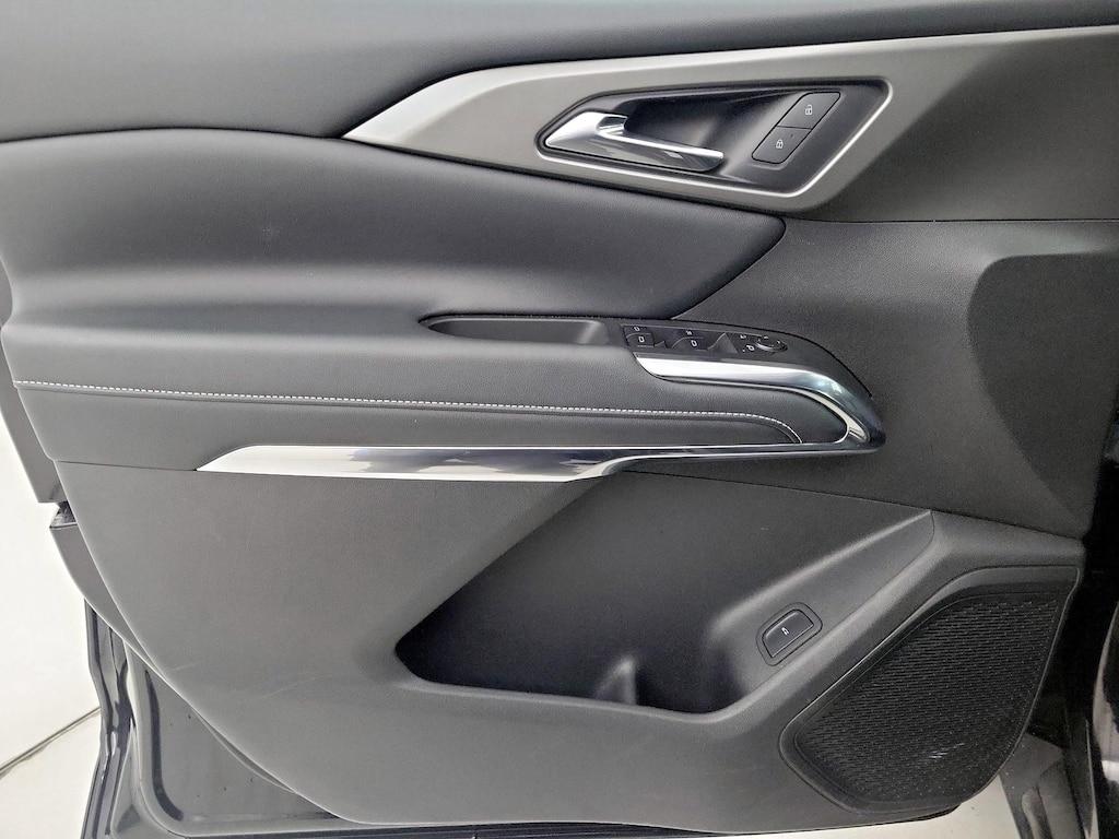 used 2025 Chevrolet Traverse car, priced at $38,998