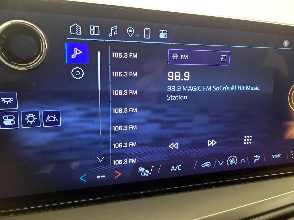 used 2025 Chevrolet Traverse car, priced at $38,998