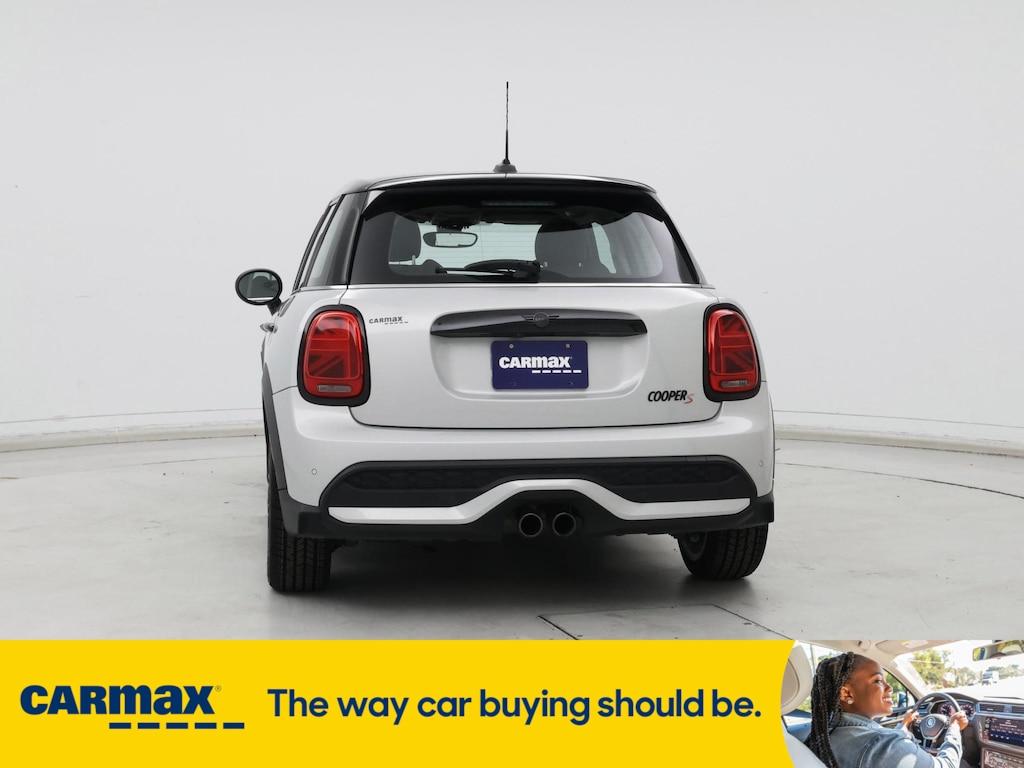 used 2022 MINI Hardtop car, priced at $25,998