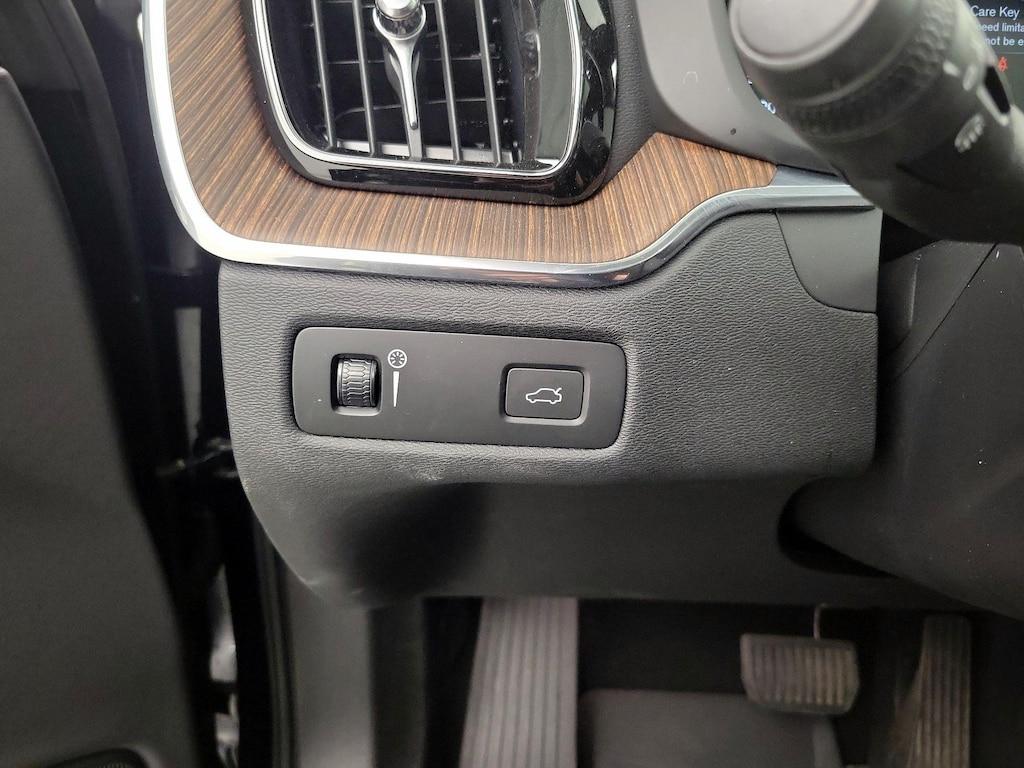 used 2021 Volvo XC60 car, priced at $31,998