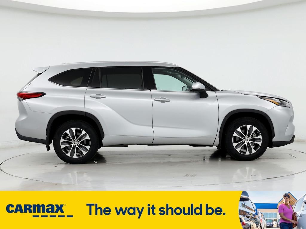 used 2021 Toyota Highlander car, priced at $34,998